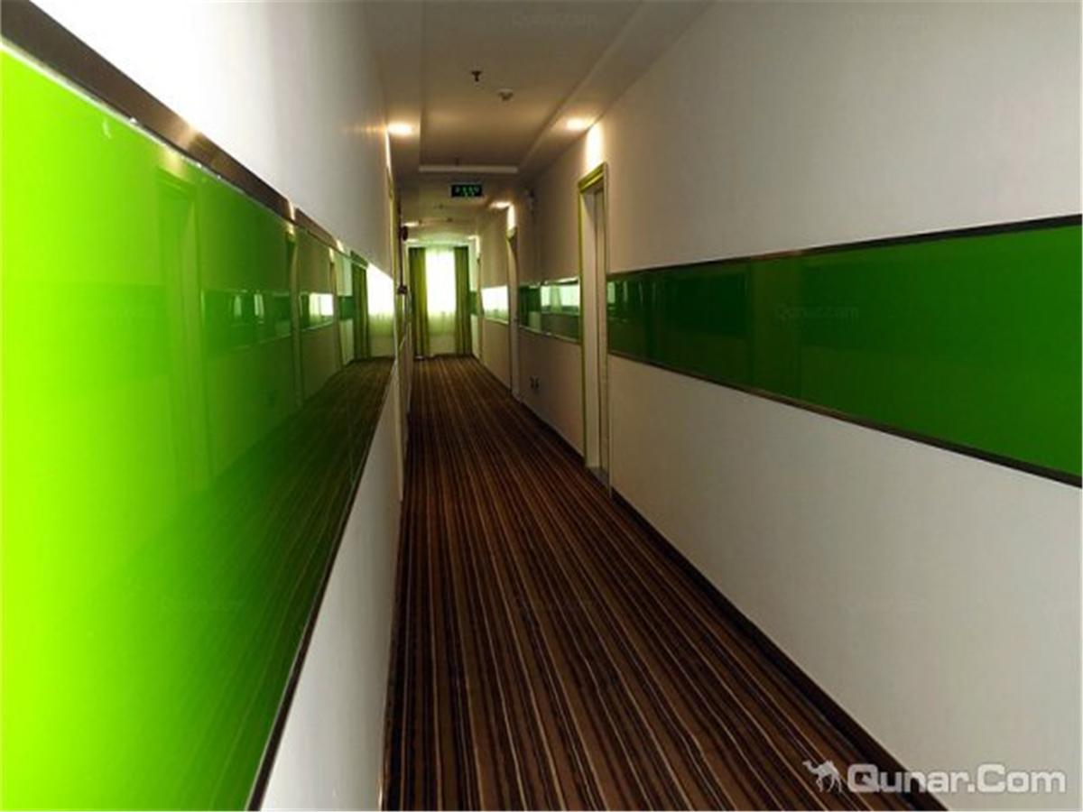 V8 Hotel Xicun Subway Branch Guangzhou Bagian luar foto